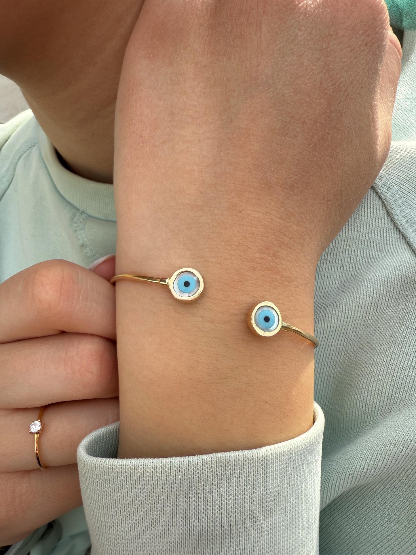 14K Gold Evil Eye Bracelet,Bangle Mother of Pearl Evil Eye,Lucky Bracelet,Eye Bangle,Protective Gift for Everyday Use,Perfect Gift for Her