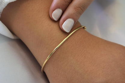 Minimal 14k Gold Bangle,Thin Solid Gold Bracelet,Handmade Dainty Jewelry,Stackable Gold Cuff,Elegant Custom Fit Gift for Her,Classic Bangle