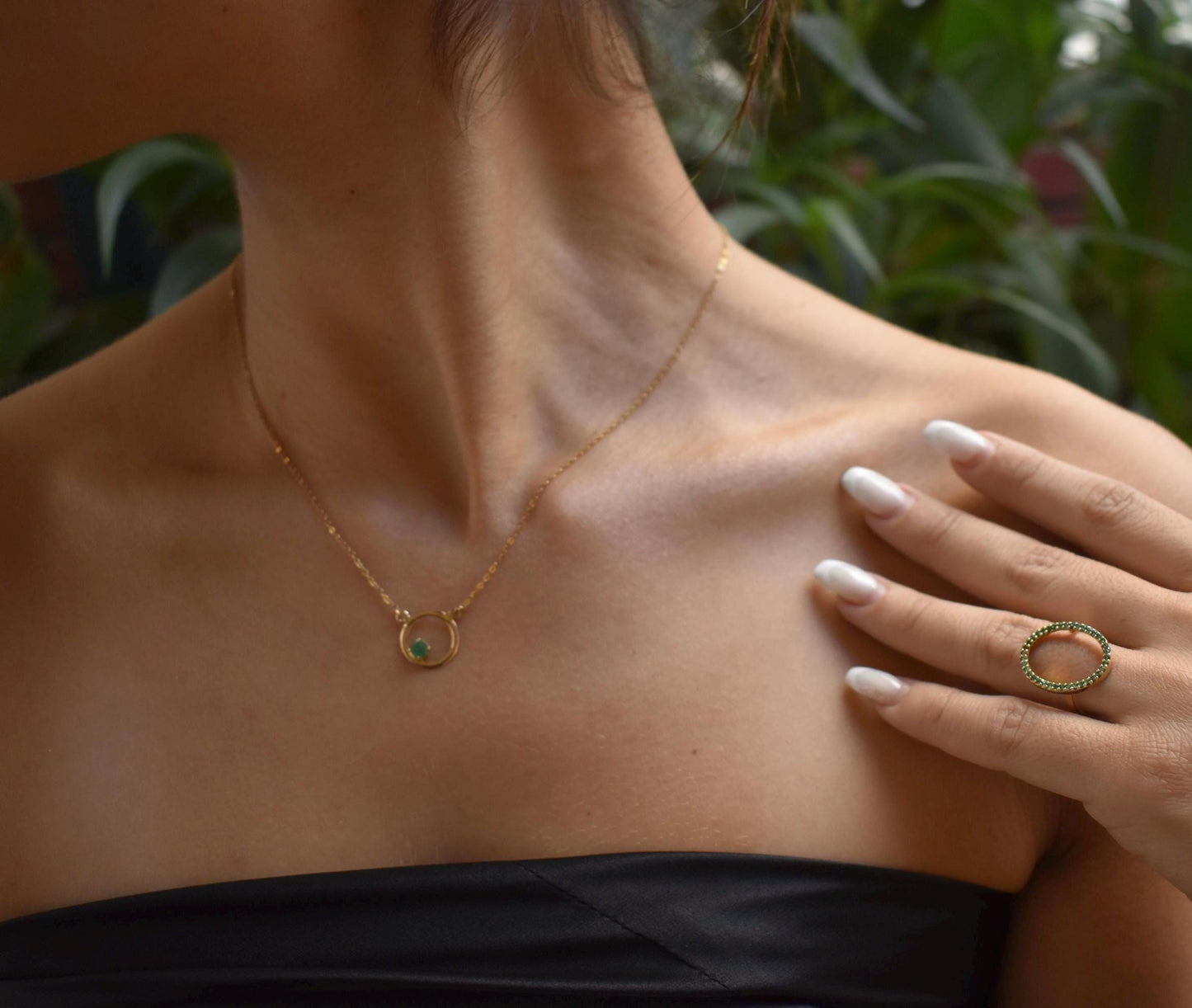 Κολιέ Κύκλος με Ορυκτό Σμαράγδι 14Κ