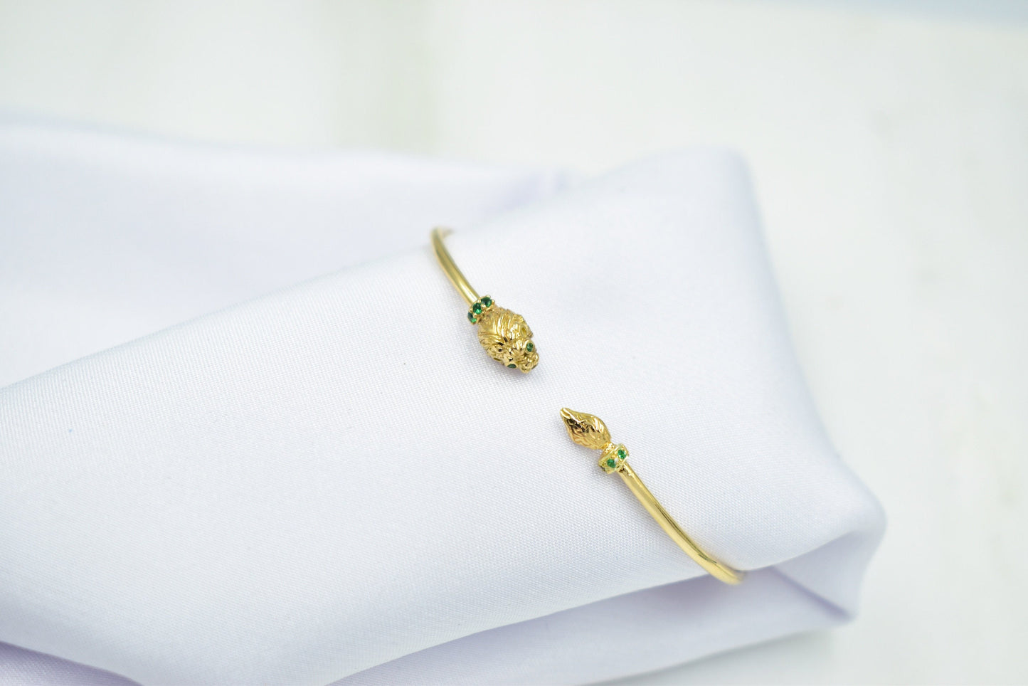 14K Gold Lion Head Bracelet with Gemstone Eyes,Ancient Greek Lion Bracelet,Unisex Bracelet,Animal Bangle,Symbol of Strength,Gift for Her