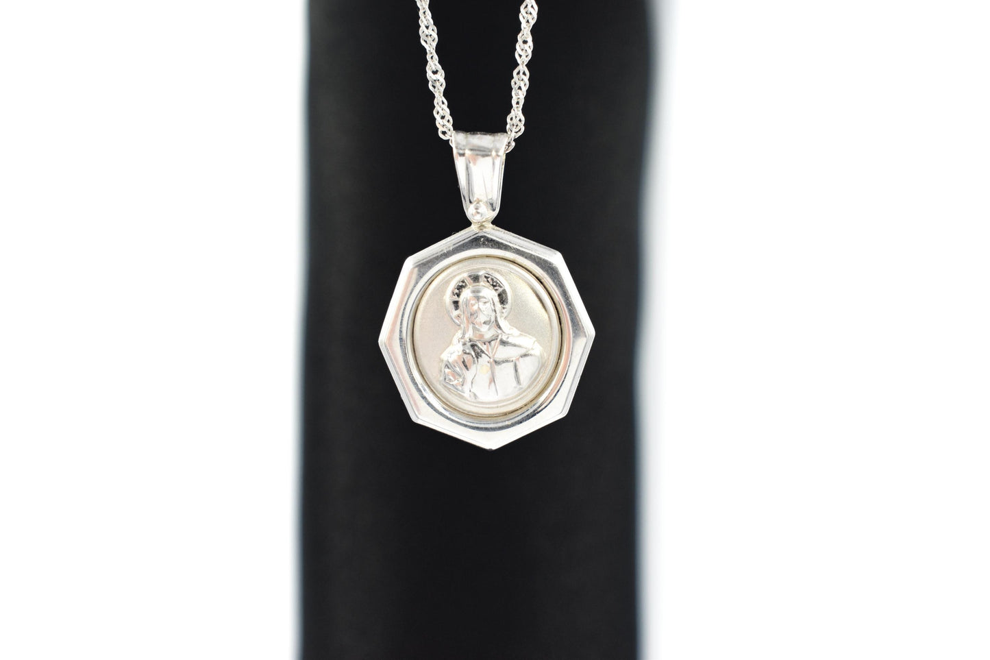 Λευκόχρυσο Μενταγιόν (Ιησούς Χριστός) Κ14