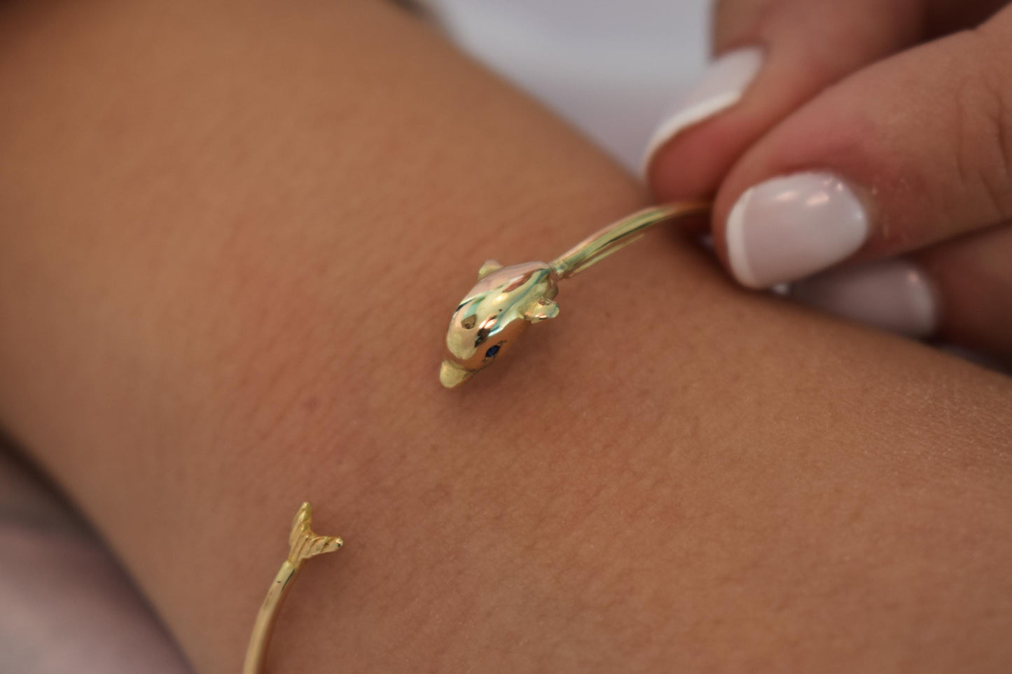 14k Gold Dolphin Bangle Bracelet,Dolphin Lovers Bracelet,Gold Sea Animal Bracelet Bangle,Summer Bracelet,Gift for Her,Sea Gold Collection