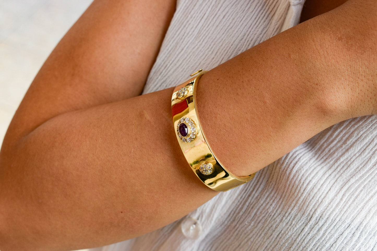 14K Solid Gold Ruby Bangle,Natural Ruby Bezel,Genuine Ruby,Bangle Bracelet,Natural Ruby,Unique & Vintage Bracelet for Her,Gemstone Gold Ruby