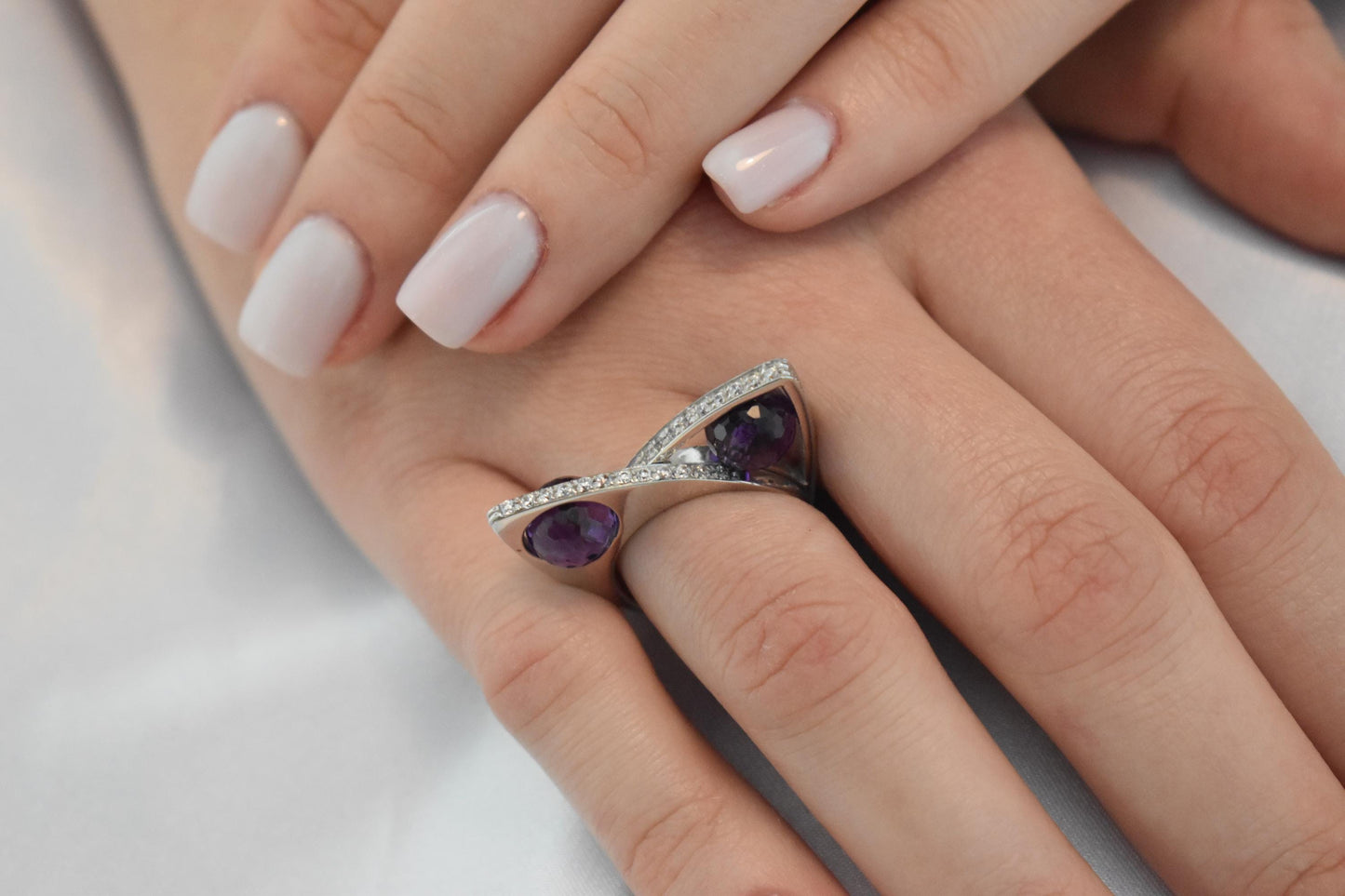 14K Solid Gold Amethyst Ring,Elegant Unique Design Stackable Jewellery Ring,Wedding & Engagement Stacking Ring,Amethyst Ring,Round Amethyst