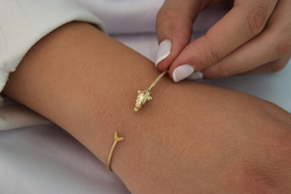14k Gold Dolphin Bangle Bracelet,Dolphin Lovers Bracelet,Gold Sea Animal Bracelet Bangle,Summer Bracelet,Gift for Her,Sea Gold Collection