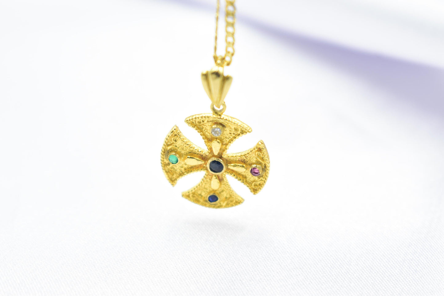 Βυζαντινός Στρογγυλός Σταυρός με πολύχρωμα Ζιργκόν Κ14