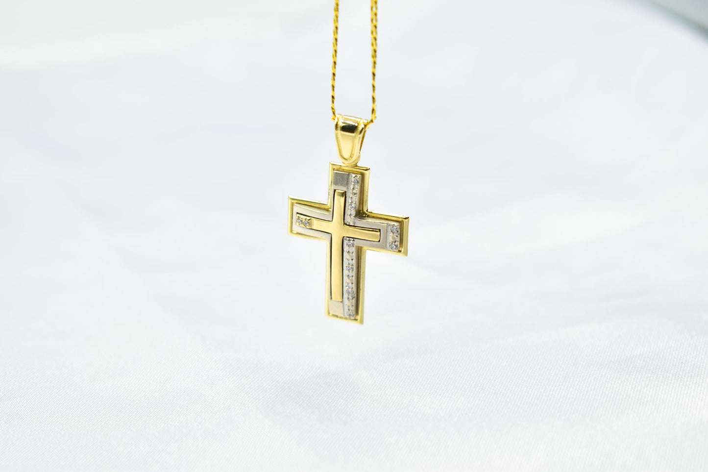 γυναικα 14K Solid Gold Cross Pendant with White Gold Detail and Cubic Zirconia – Elegant Religious Necklace for Men & Women