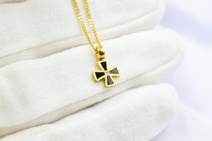 Χρυσός Σταυρός με Λευκό Σμάλτο Κ14