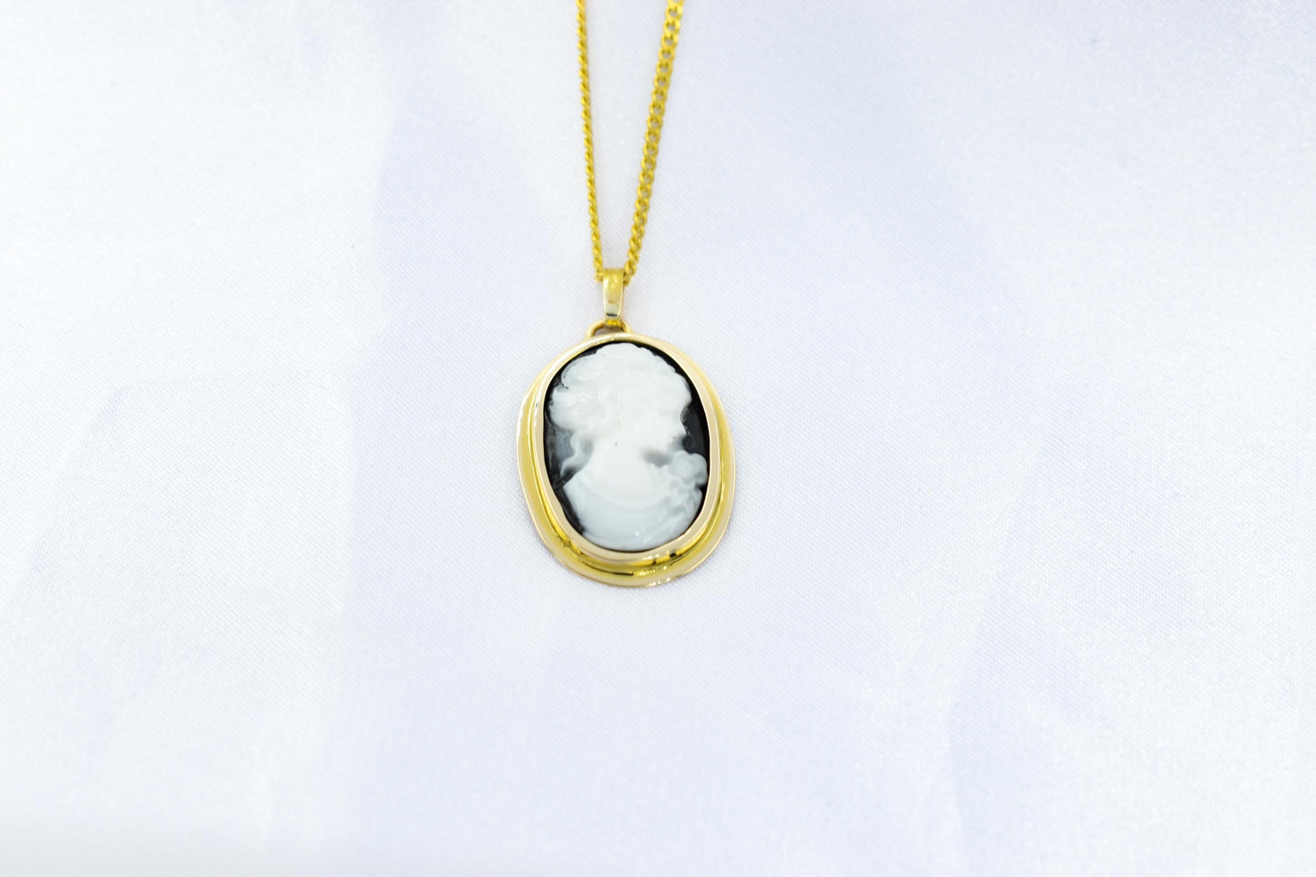 Κρεμαστό Μαύρο Καμέο Ρητίνης Κ14