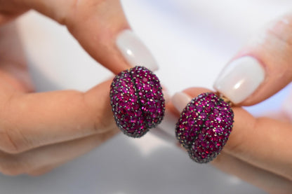 Σκουλαρίκια Κ18 Pavé με Ορυκτά Ρουμπίνια