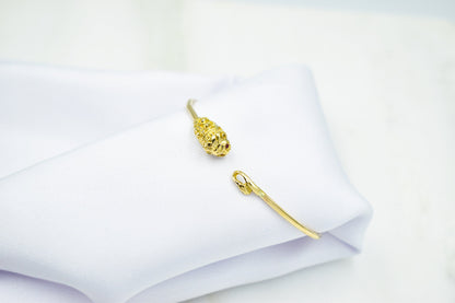 14K Gold Lion Head Bracelet with Gemstone Eyes,Dainty Lion Bracelet,Unisex Bracelet,Animal Bangle Bracelet,Symbol of Strength,Ancient Greece