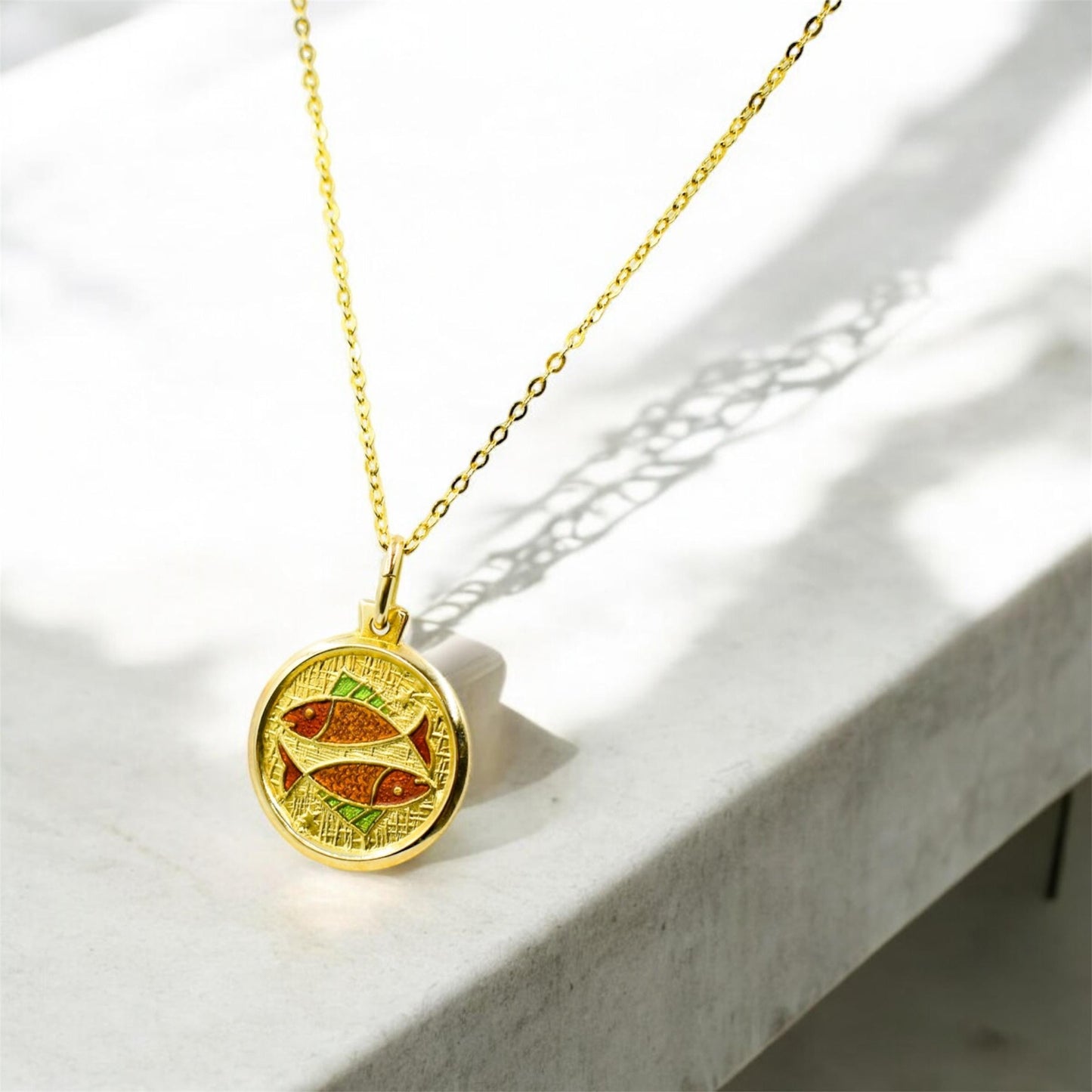 Χρυσό Μενταγιόν Ιχθύες 14Κ με Σμάλτο