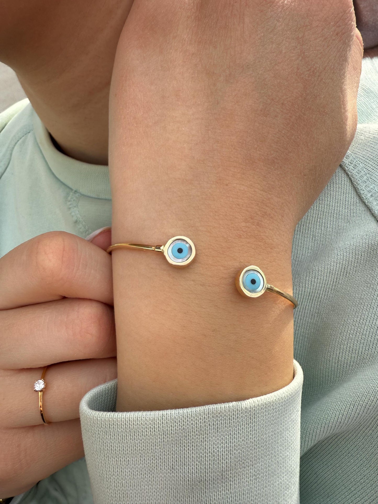14K Gold Evil Eye Bracelet,Bangle Mother of Pearl Evil Eye,Lucky Bracelet,Eye Bangle,Protective Gift for Everyday Use,Perfect Gift for Her