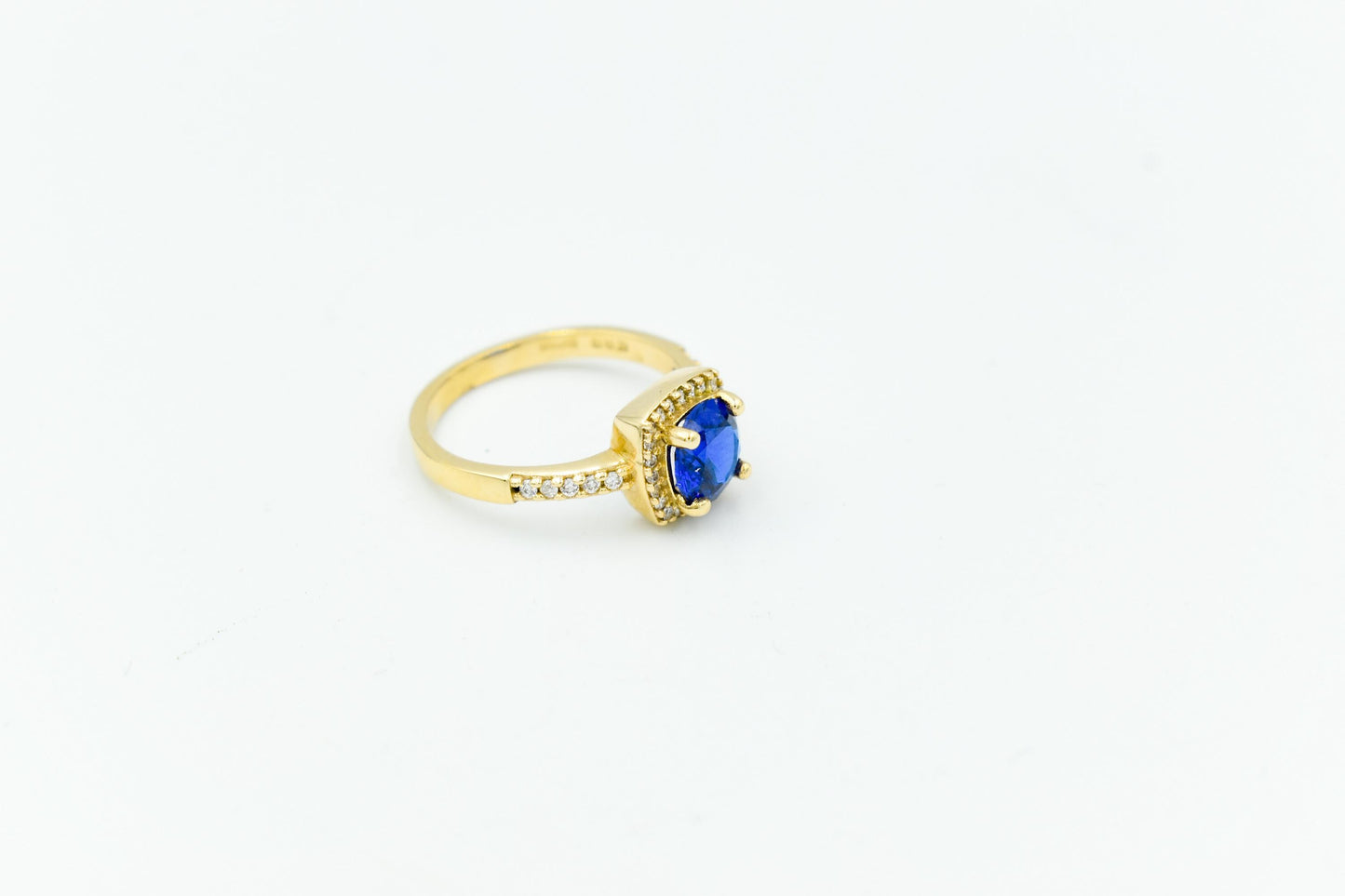 14K Gold Rosette Handmade Princess Inspired Ring,Blue Zircon Ring,Elegant & Unique Design,Luxurious Gift,Stylish Ring,Timeless Ring for Her