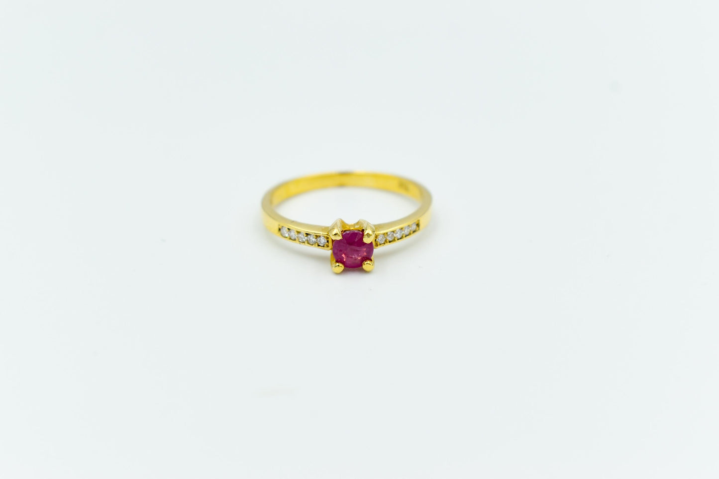 Χειροποίητο Μονόπετρο με Ορυκτό Ρουμπίνι & Διαμάντια Κ18