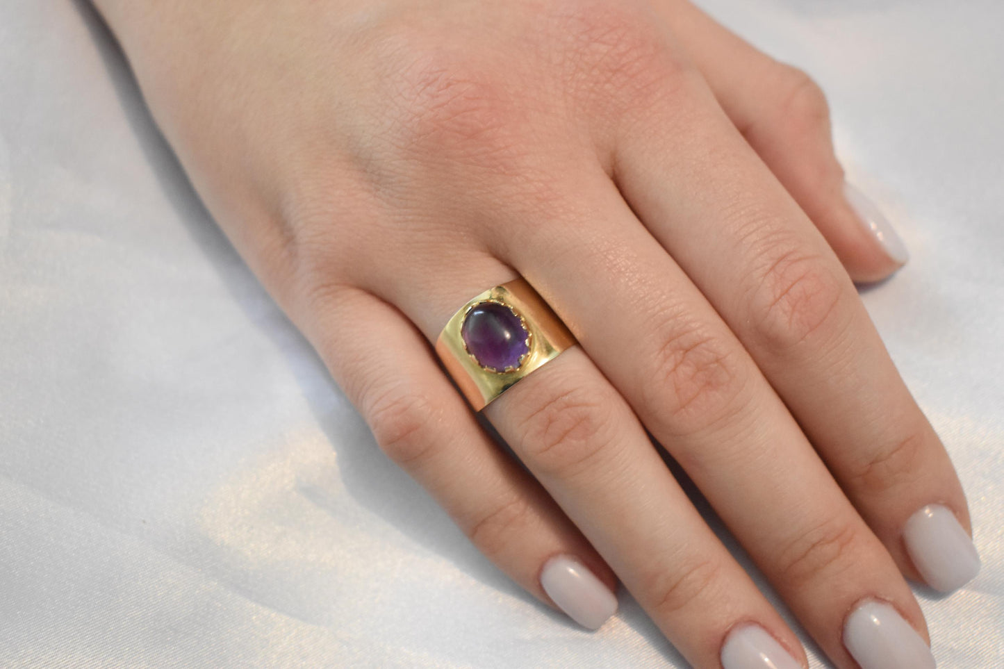 14K Solid Gold Amethyst Ring,Elegant Unique Design Stackable Jewellery Ring,14K Wedding Ring for Her,14K Amethyst Ring,Cabochon Amethyst