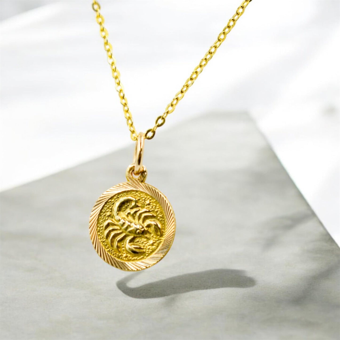 Χρυσό Μενταγιόν Σκορπιός 14Κ