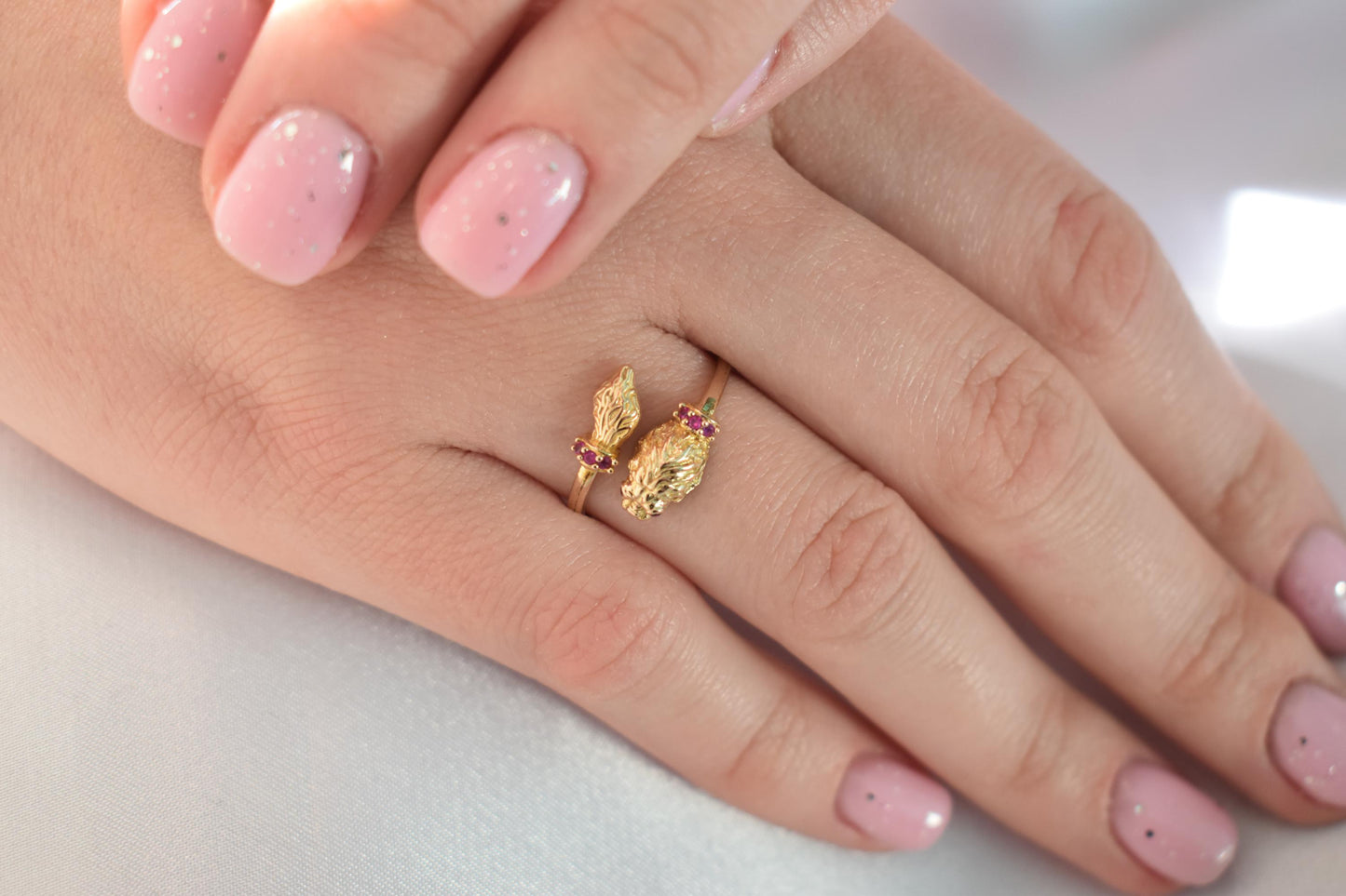 Χειροποίητο Δαχτυλίδι με Λιοντάρι με Ουρά & Κόκκινα Ζιργκόν