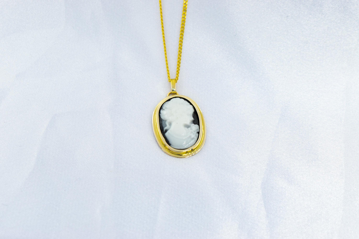 Κρεμαστό Μαύρο Καμέο Ρητίνης Κ14