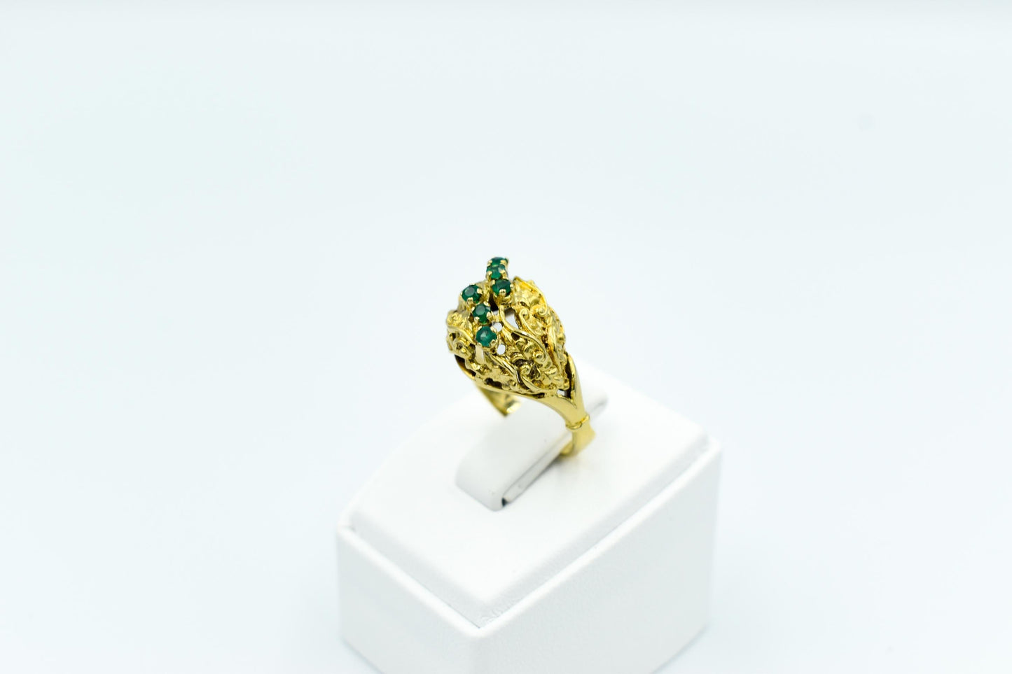 18K Gold Emerald Ring, Elegance Handmade Ring,Classic Emerald Ring,Emerald Statement Ring,Timeless Gift,Emerald Jewellery,Vintage 18K Ring