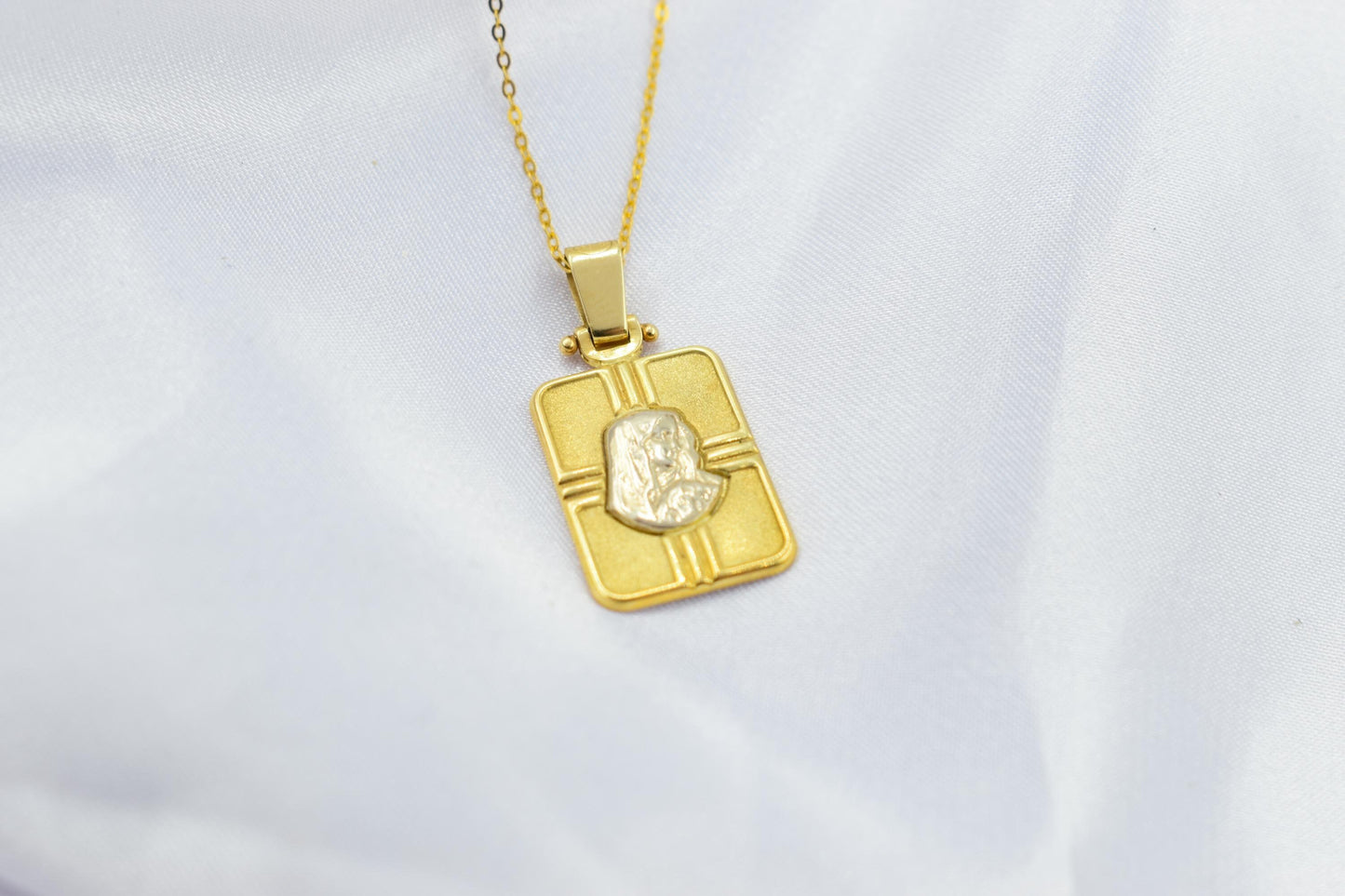 Χρυσό Φυλαχτό Χριστός Δίχρωμο Κ14