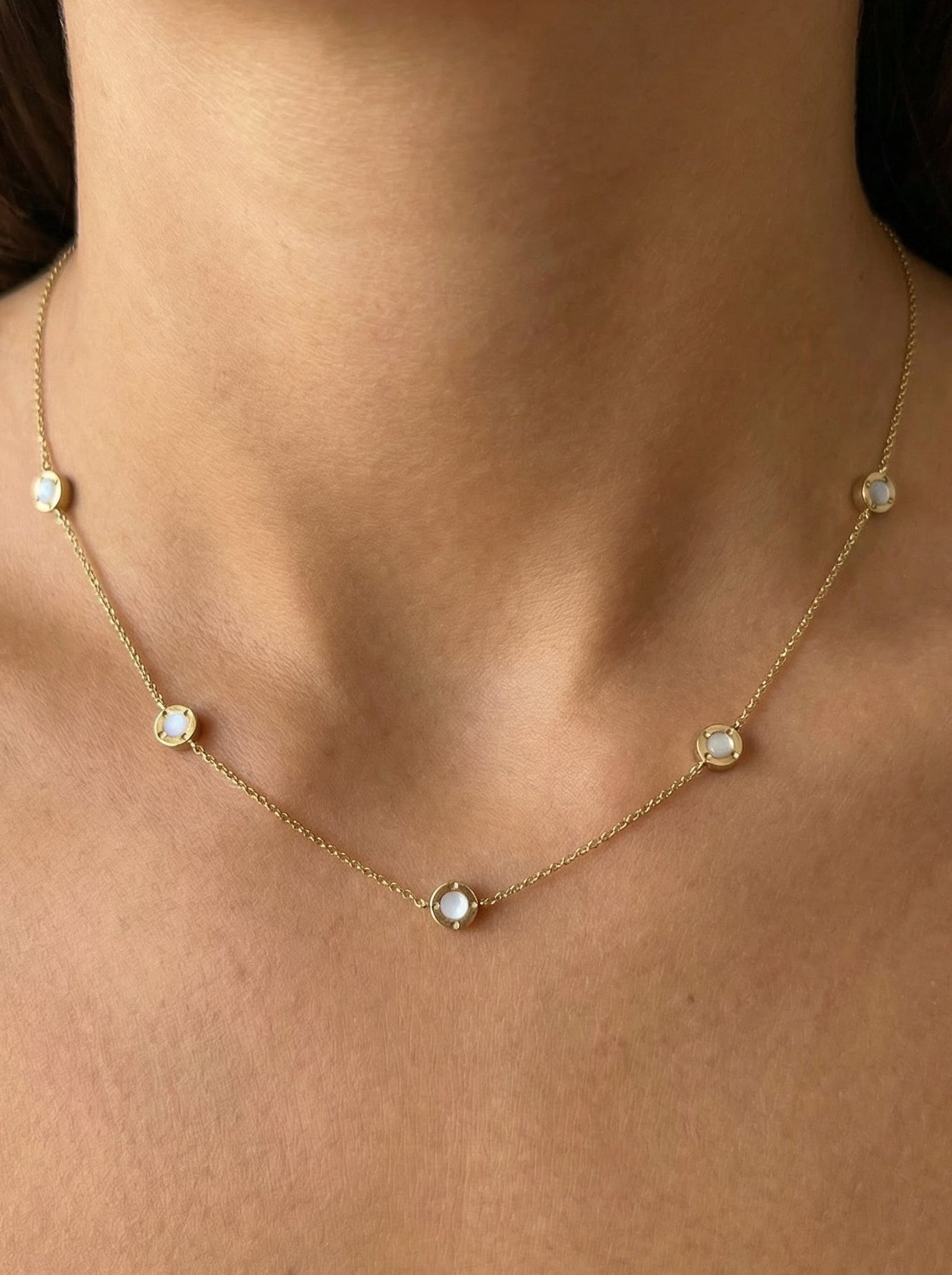 Κολιέ με Φίλντισι Μοτίφ & Μικρά Zircon Κ9