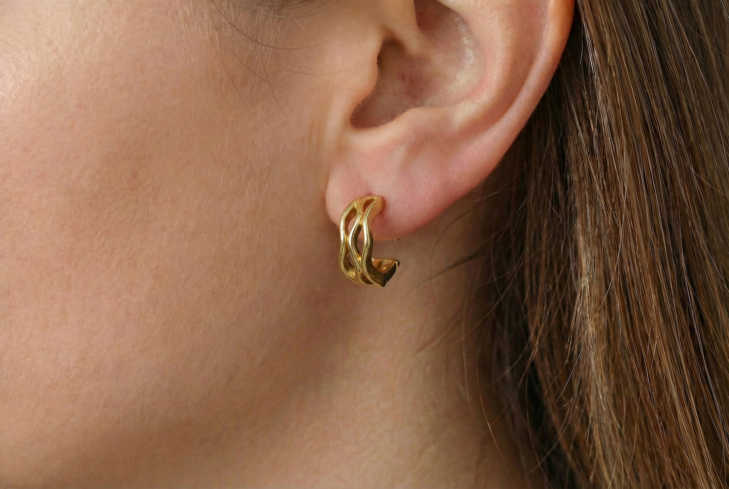 Χρυσά Σκουλαρίκια με Κυματιστό Σχέδιο Κ9